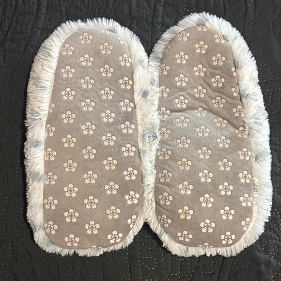 Warmies Relaxing Slippers (microwaveable or cooling with lavender) - Picture 3 of 3